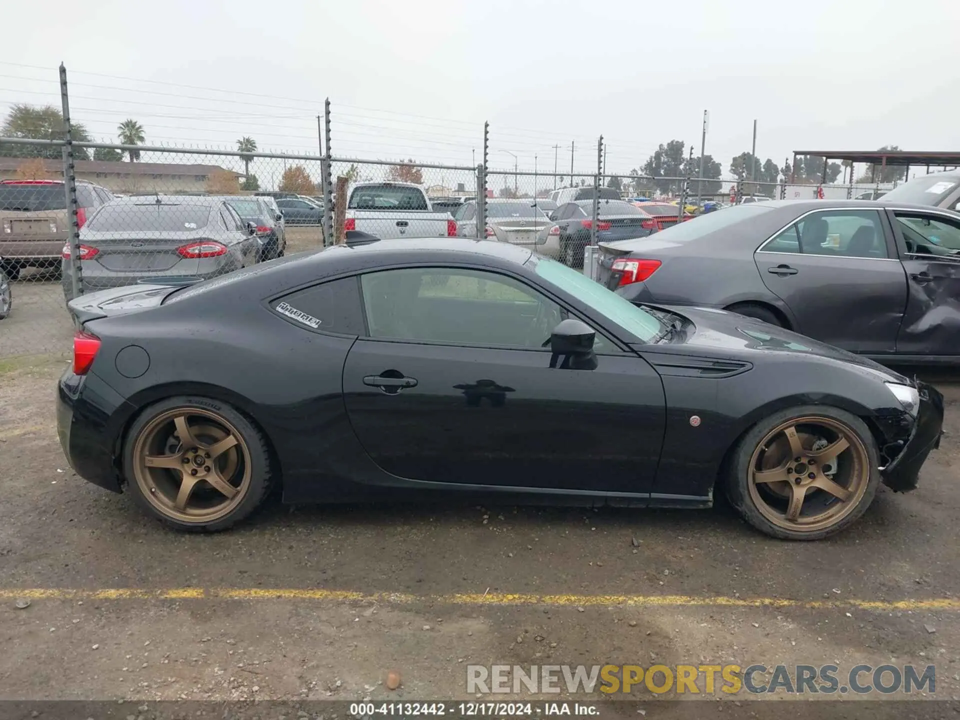 14 fotografías del automóvil dañado JF1ZNAA15K8702637 TOYOTA 86 2019