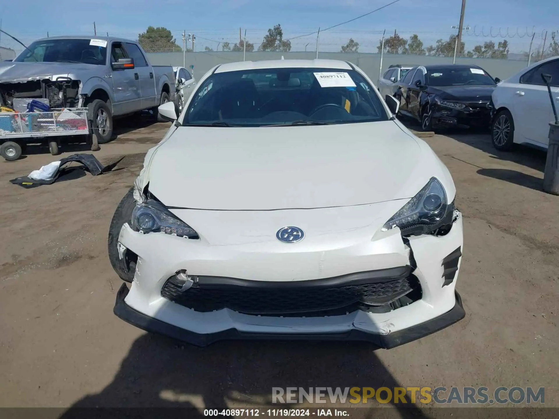 11 fotografías del automóvil dañado JF1ZNAA19K8703421 TOYOTA 86 2019