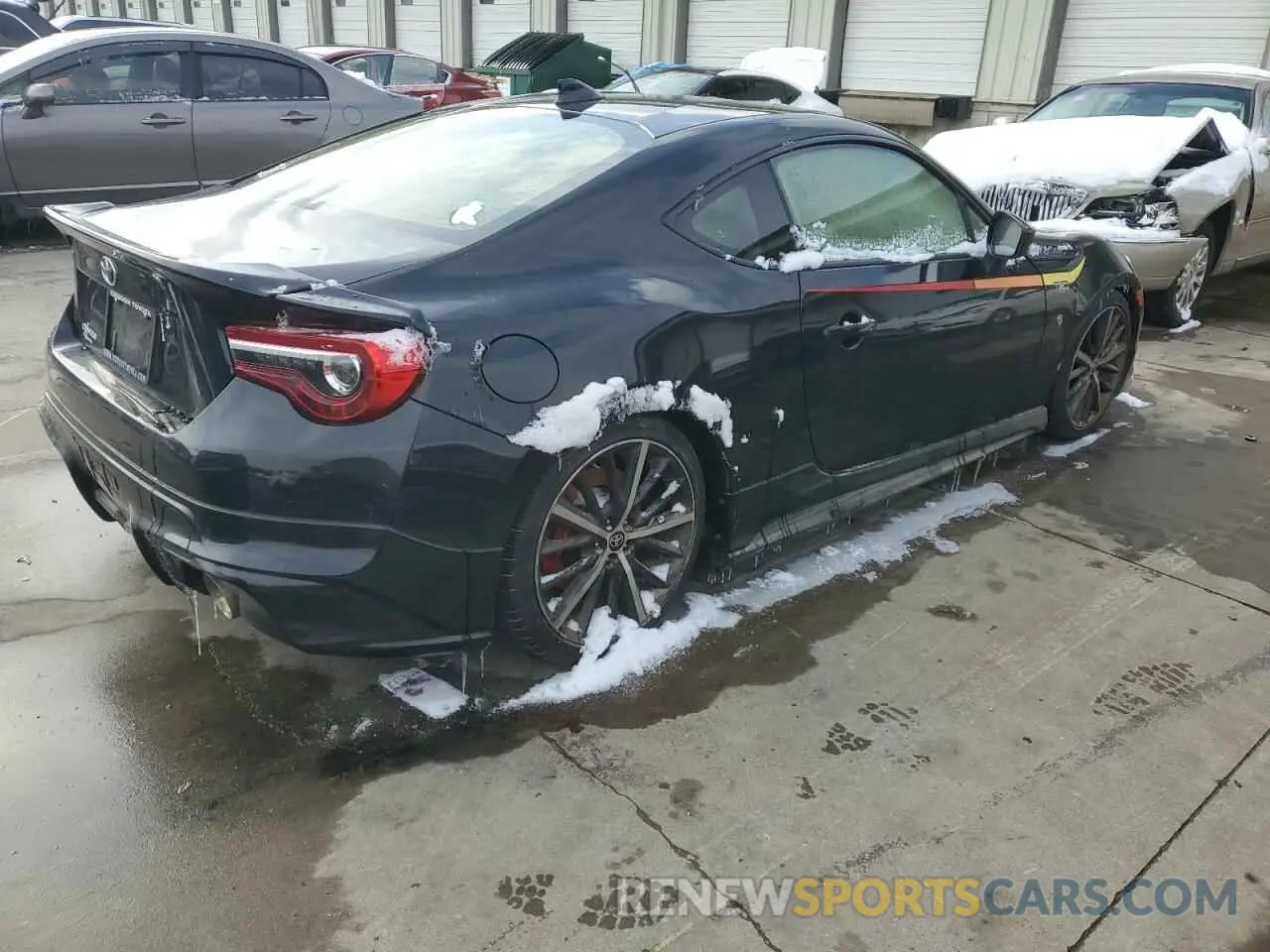 3 fotografías del automóvil dañado JF1ZNAE11K9702011 TOYOTA 86 2019