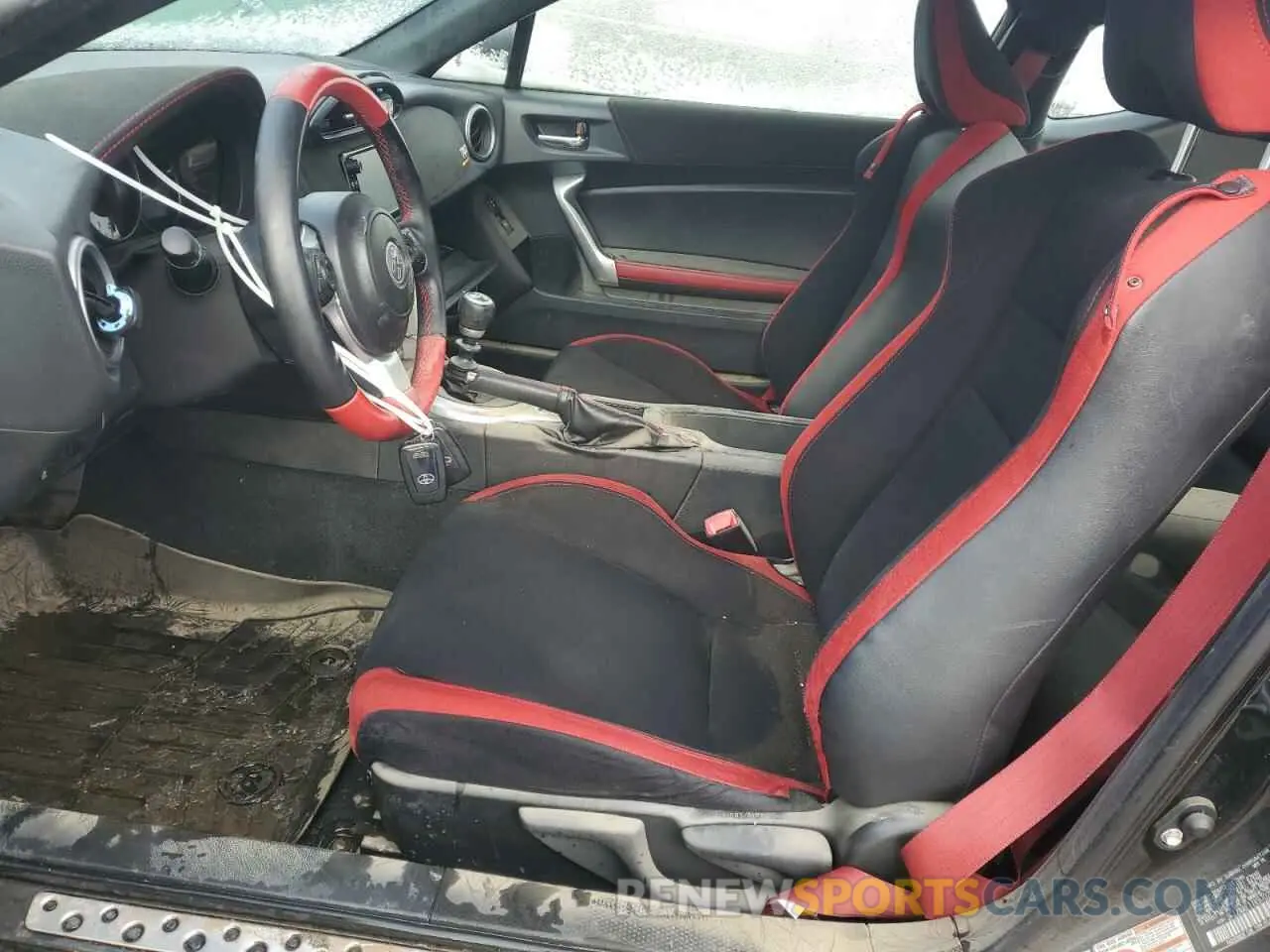 7 fotografías del automóvil dañado JF1ZNAE11K9702011 TOYOTA 86 2019