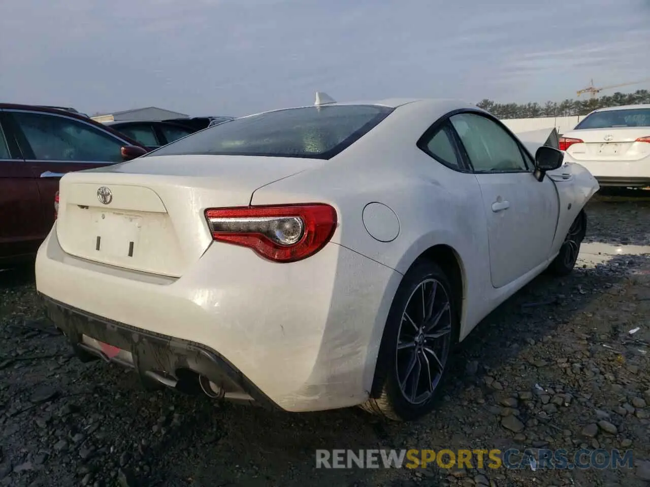 4 fotografías del automóvil dañado JF1ZNAA12L9753217 TOYOTA 86 2020