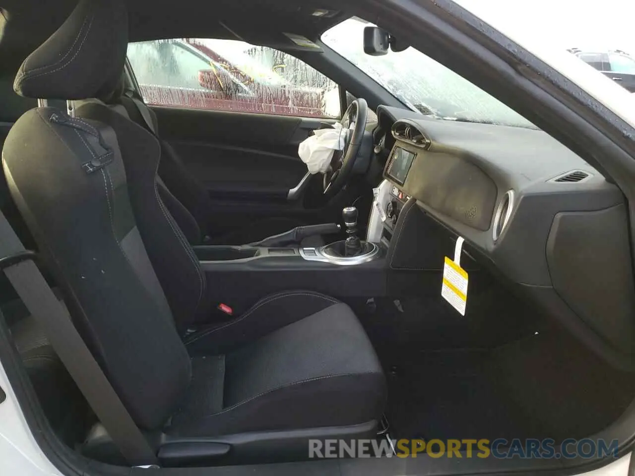 5 fotografías del automóvil dañado JF1ZNAA12L9753217 TOYOTA 86 2020