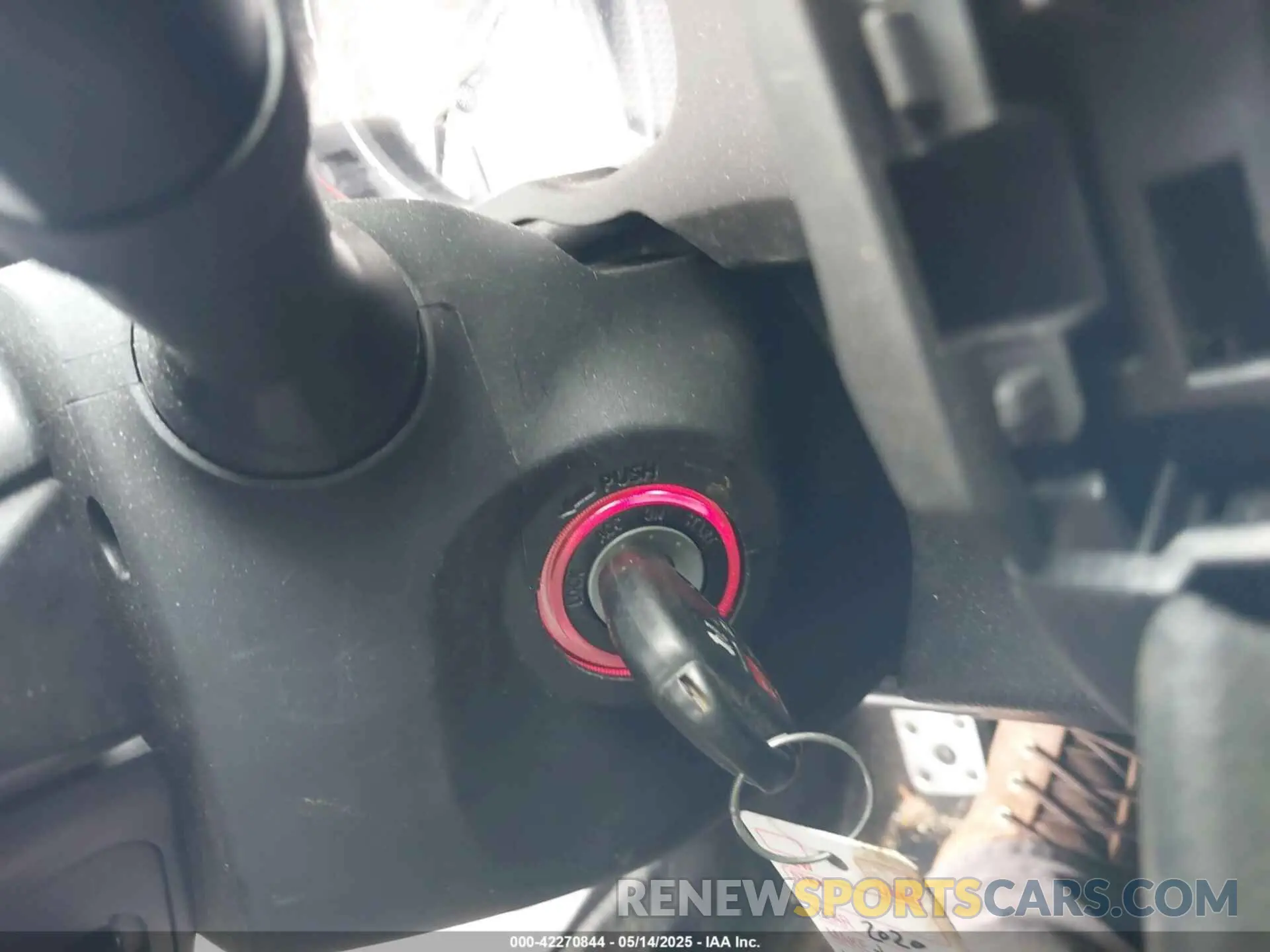 11 fotografías del automóvil dañado JF1ZNAA13L8752423 TOYOTA 86 2020