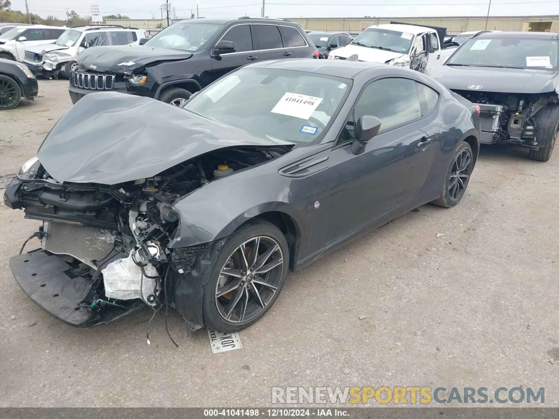 2 fotografías del automóvil dañado JF1ZNAA13L8752857 TOYOTA 86 2020