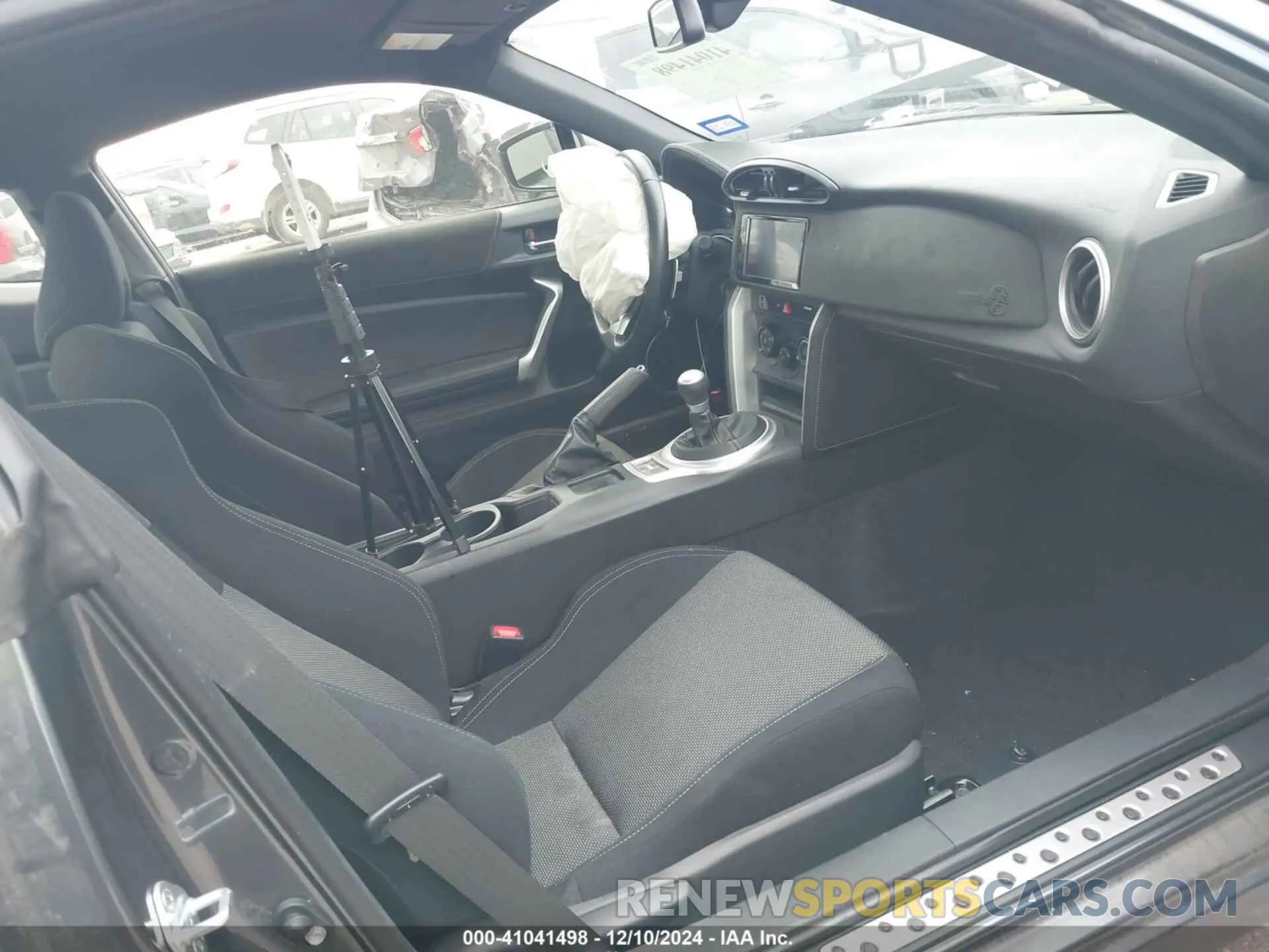 5 fotografías del automóvil dañado JF1ZNAA13L8752857 TOYOTA 86 2020