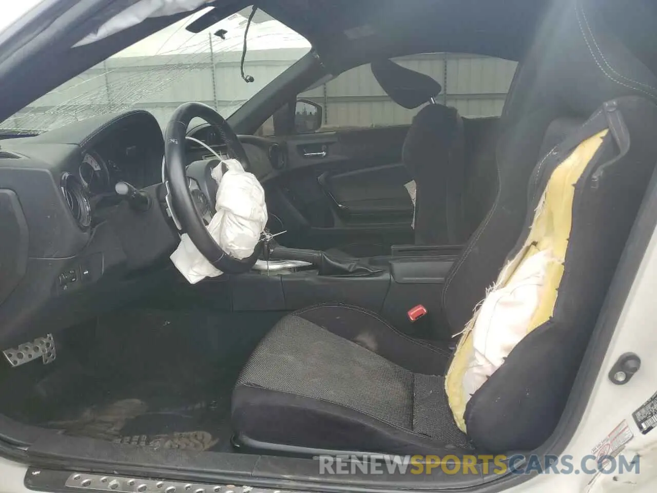 7 fotografías del automóvil dañado JF1ZNAA14L8752088 TOYOTA 86 2020