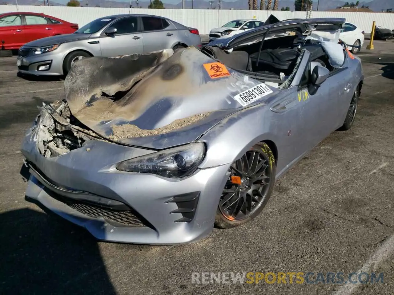 2 fotografías del automóvil dañado JF1ZNAA15L8751516 TOYOTA 86 2020