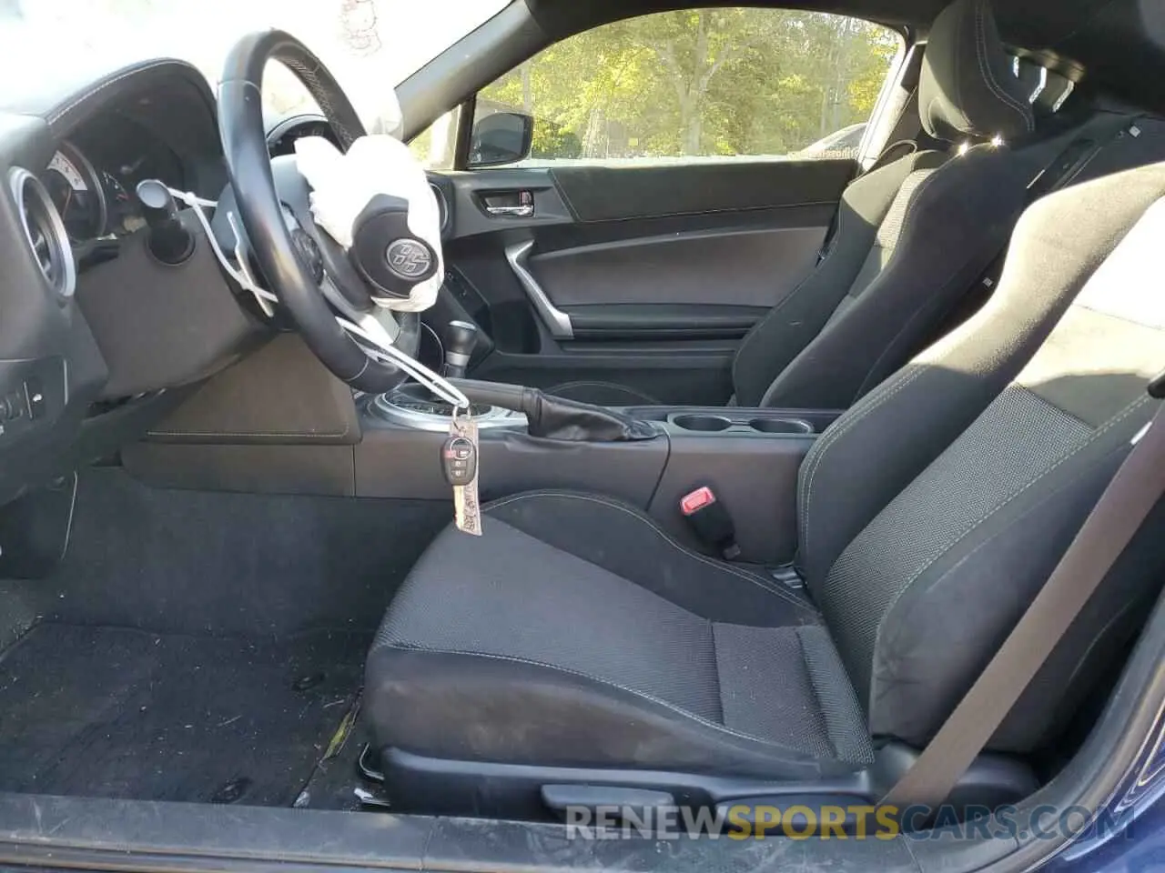 7 fotografías del automóvil dañado JF1ZNAA18L8752692 TOYOTA 86 2020