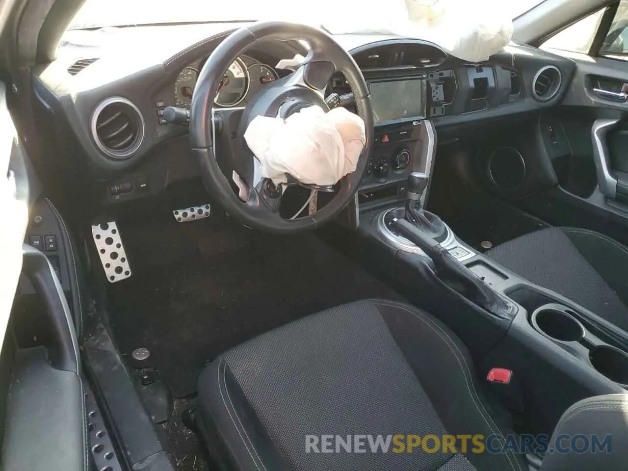8 fotografías del automóvil dañado JF1ZNAA18L8752692 TOYOTA 86 2020