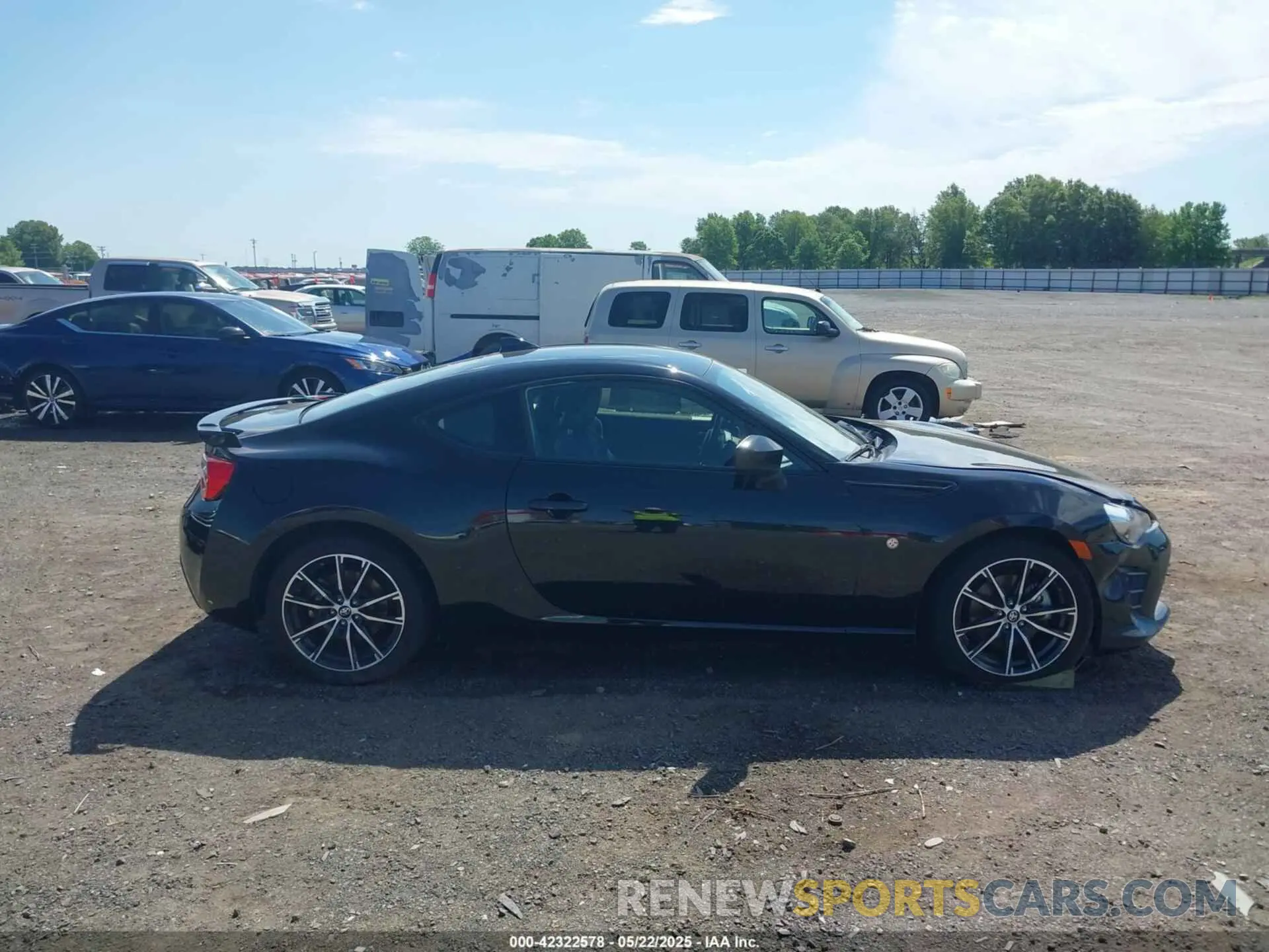 13 fotografías del automóvil dañado JF1ZNAE13L8753940 TOYOTA 86 2020