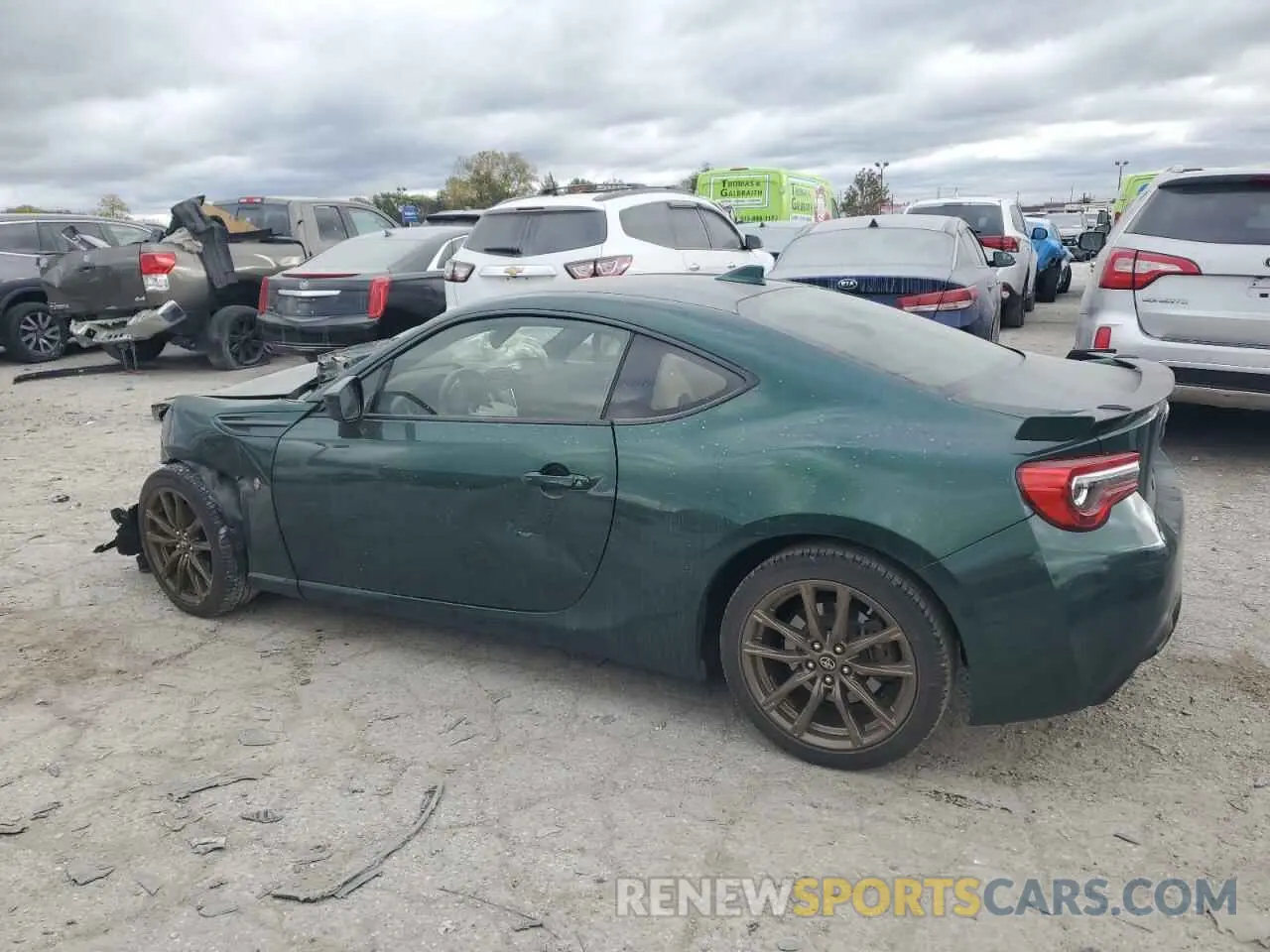 2 fotografías del automóvil dañado JF1ZNAE19L8750704 TOYOTA 86 2020