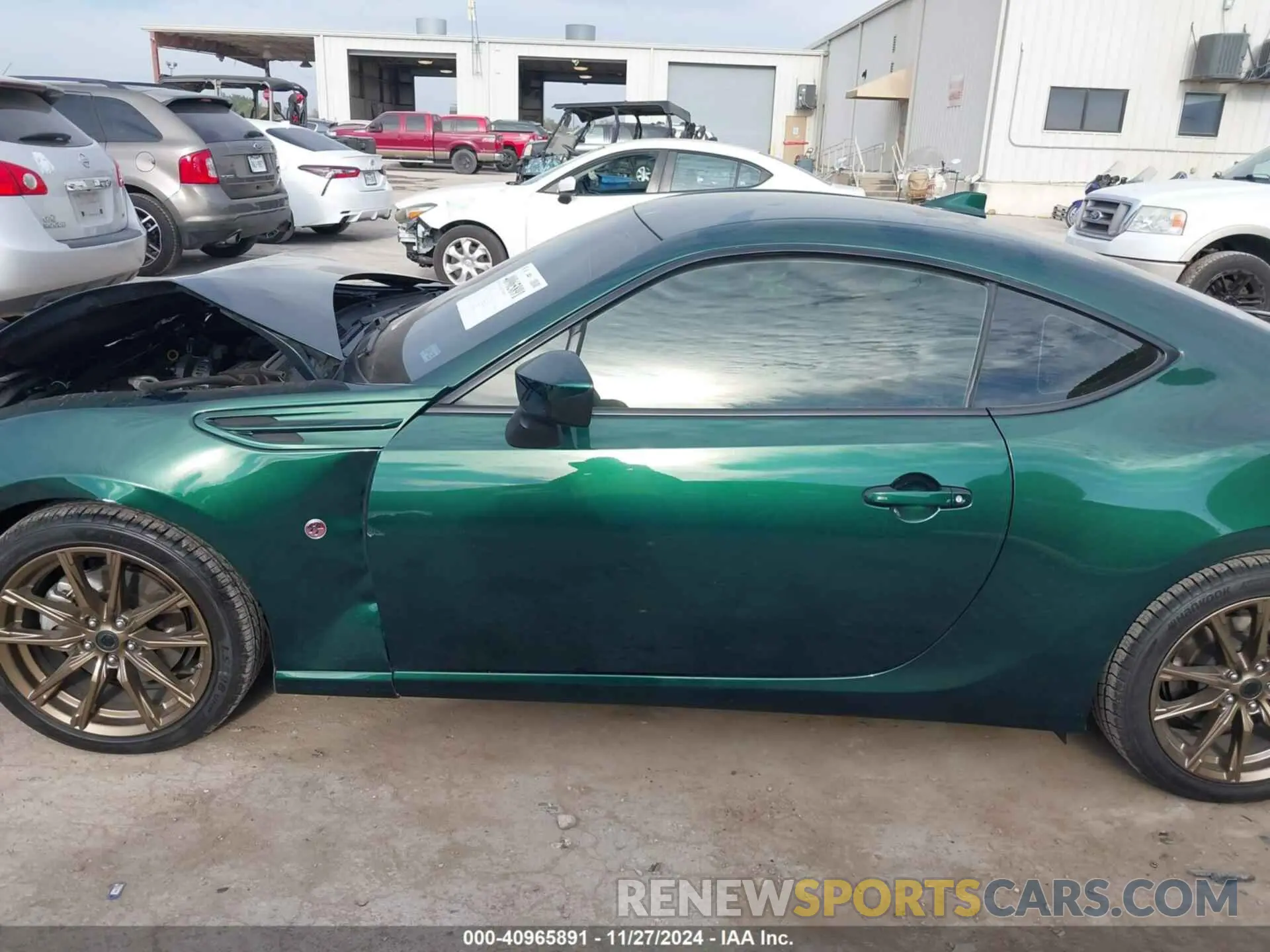 14 fotografías del automóvil dañado JF1ZNAE19L8751058 TOYOTA 86 2020
