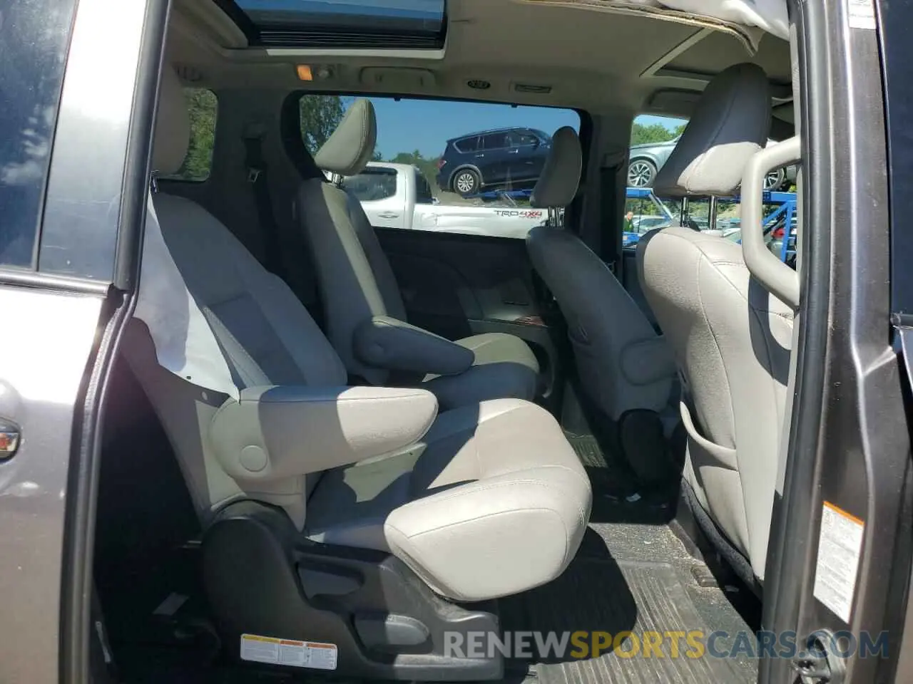 11 fotografías del automóvil dañado 5TDDZ3DC7KS222628 TOYOTA All Models 2019