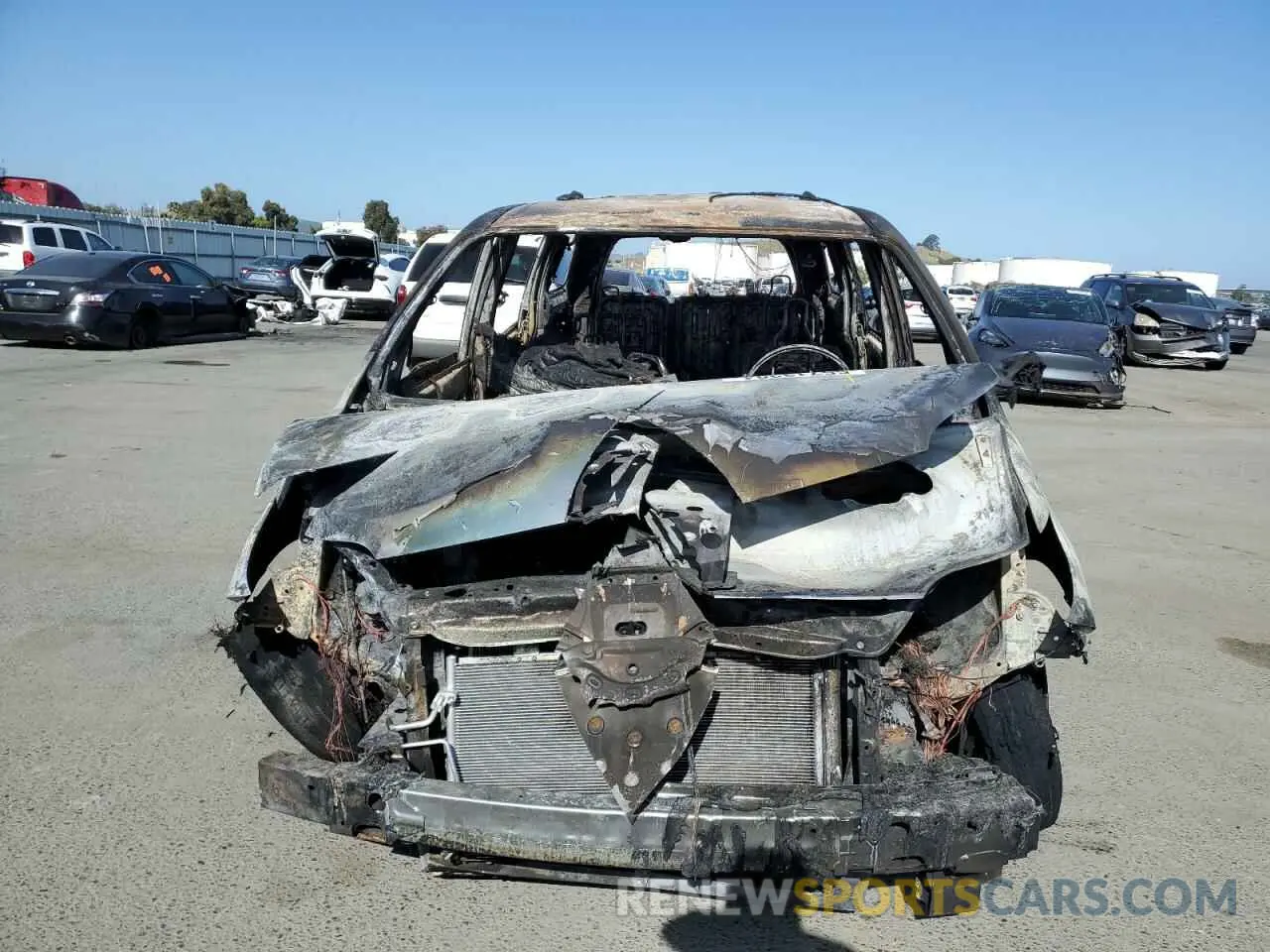 5 fotografías del automóvil dañado 5TDKZ3DC0KS004702 TOYOTA All Models 2019