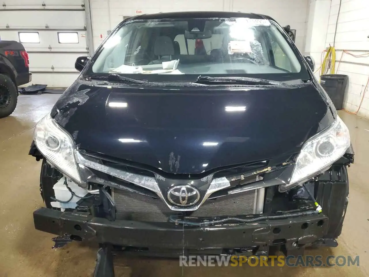 5 fotografías del automóvil dañado 5TDKZ3DC3KS990873 TOYOTA All Models 2019