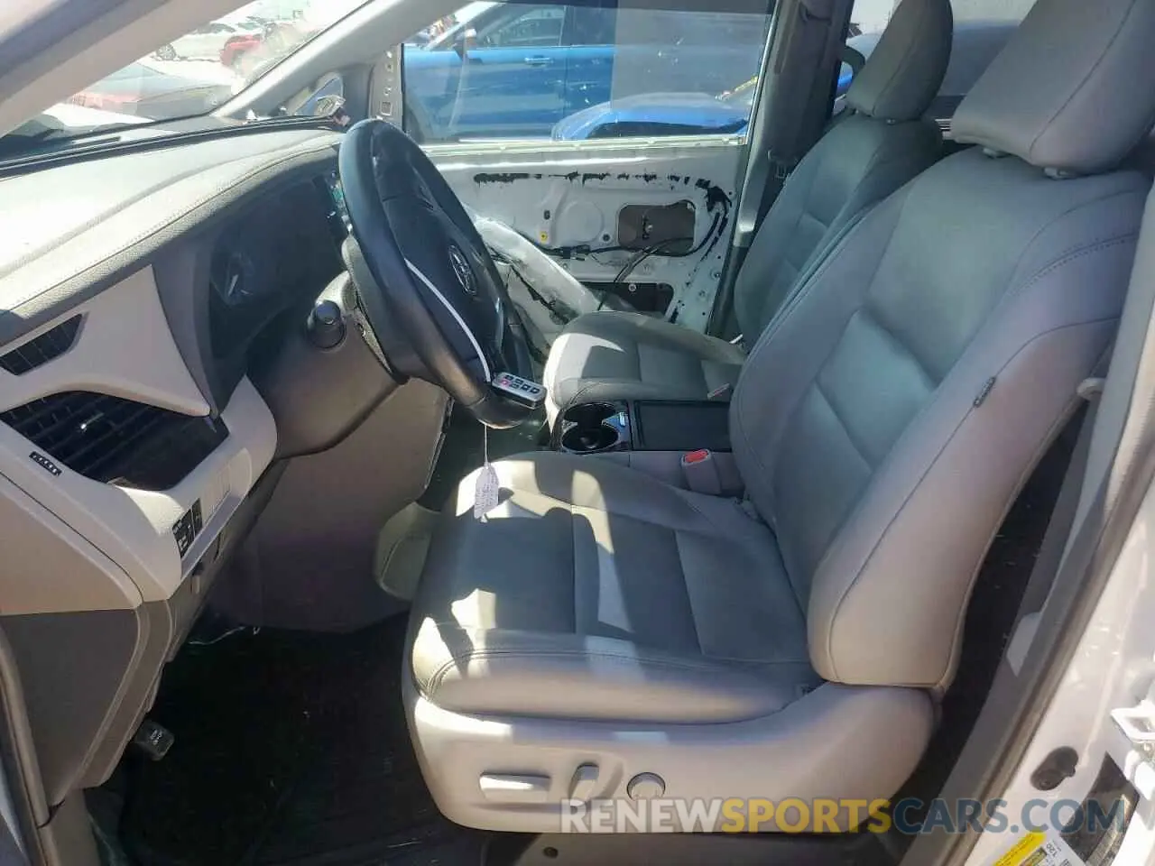 7 fotografías del automóvil dañado 5TDYZ3DC1KS003150 TOYOTA All Models 2019
