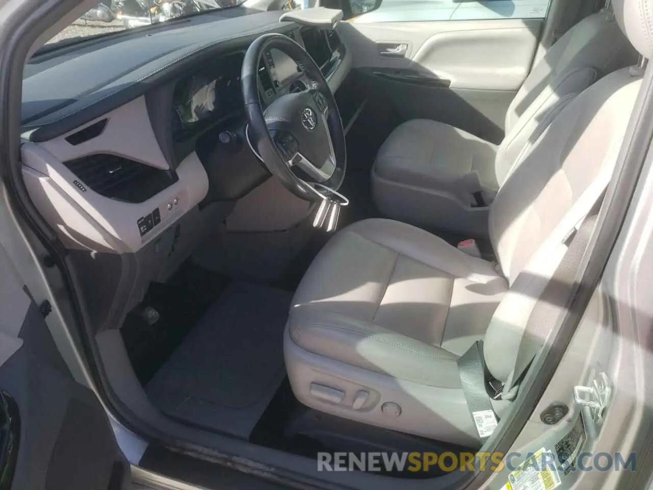 7 fotografías del automóvil dañado 5TDYZ3DC2KS002489 TOYOTA All Models 2019