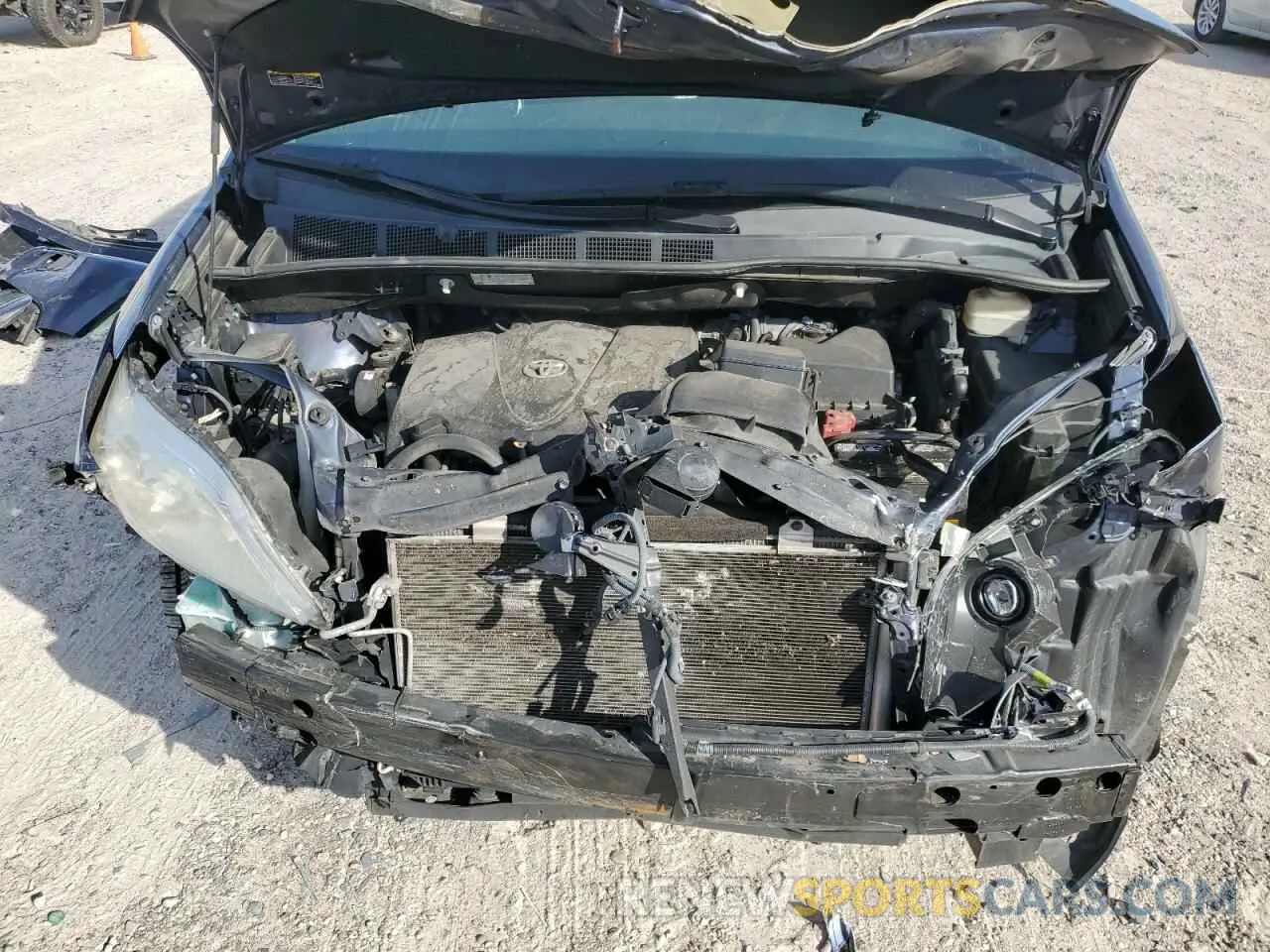 12 fotografías del automóvil dañado 5TDYZ3DC3KS971668 TOYOTA All Models 2019