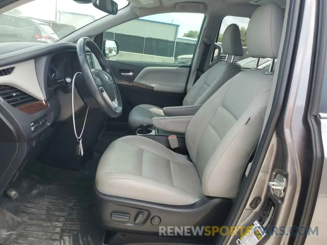 7 fotografías del automóvil dañado 5TDYZ3DC9KS976972 TOYOTA All Models 2019