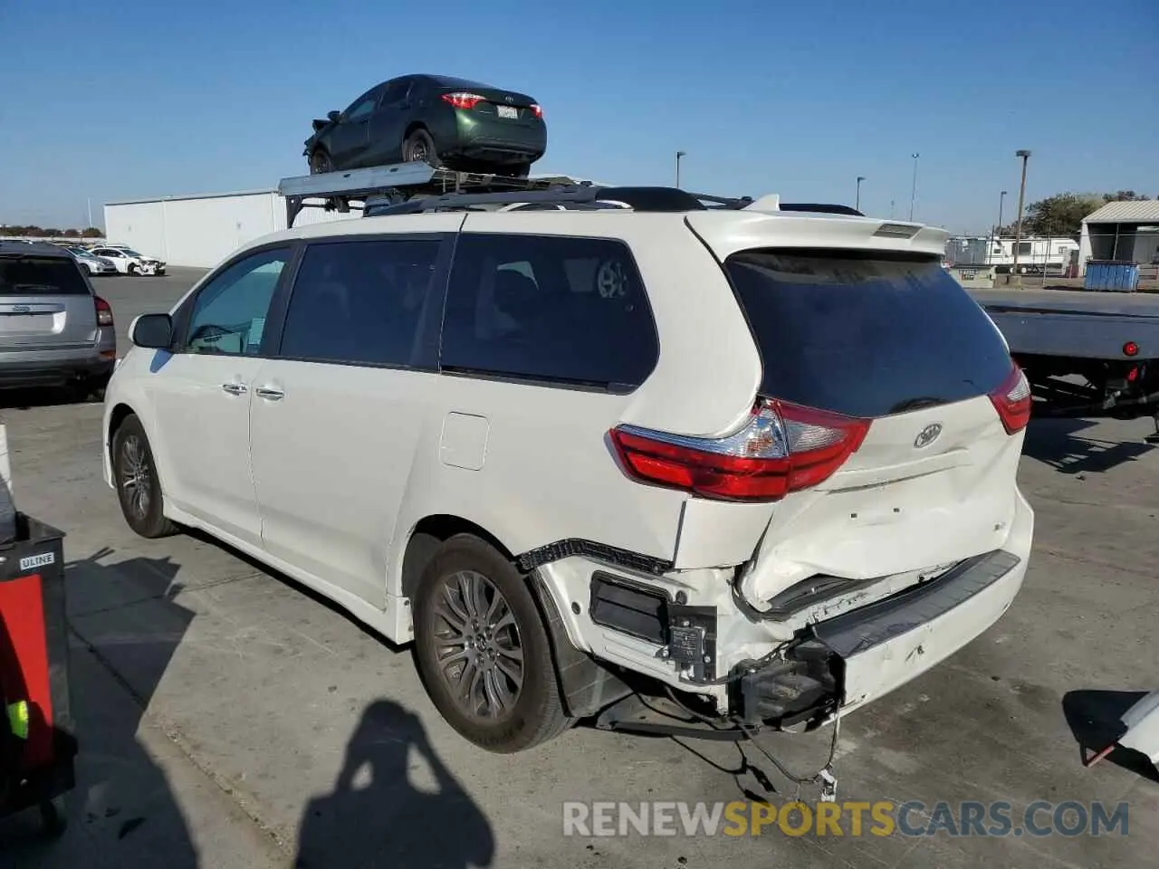 2 fotografías del automóvil dañado 5TDYZ3DCXKS966645 TOYOTA All Models 2019