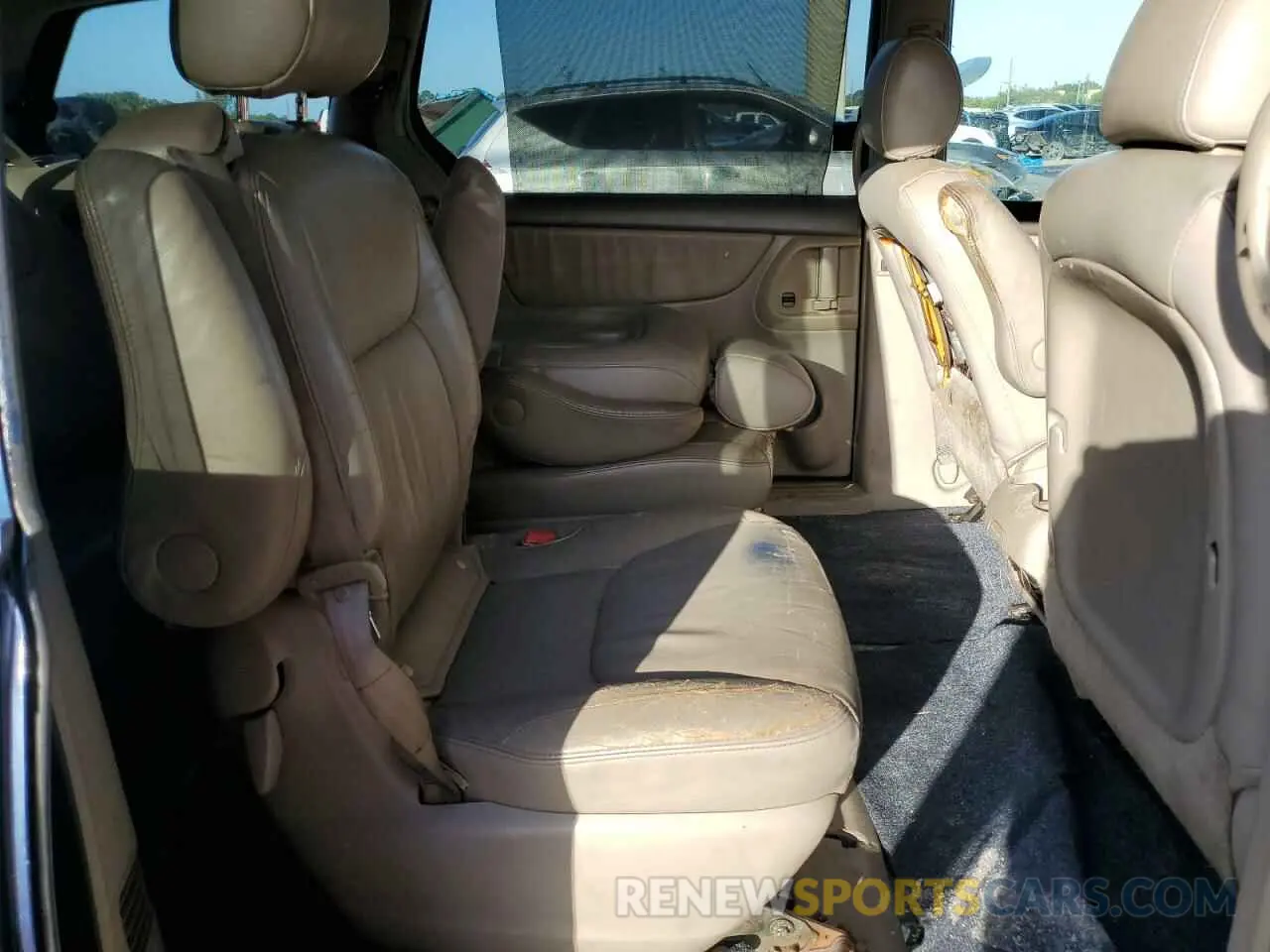 11 fotografías del automóvil dañado 5TDZA22C16S479137 TOYOTA All Models 2019