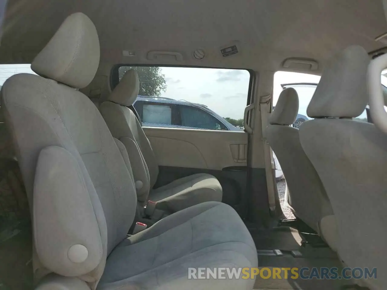 11 fotografías del automóvil dañado 5TDZZ3DC4KS008203 TOYOTA All Models 2019