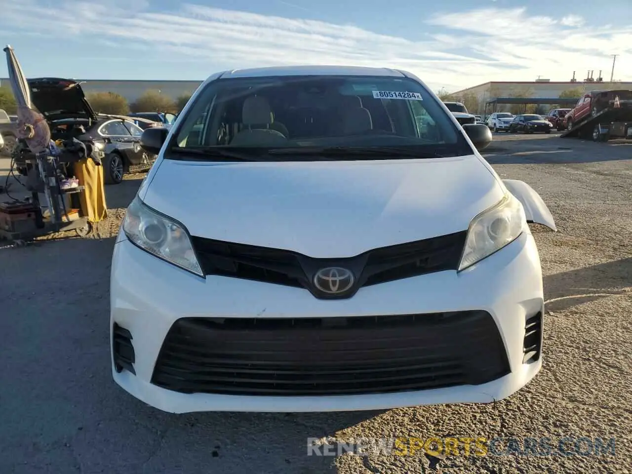 5 fotografías del automóvil dañado 5TDZZ3DC6KS008266 TOYOTA All Models 2019