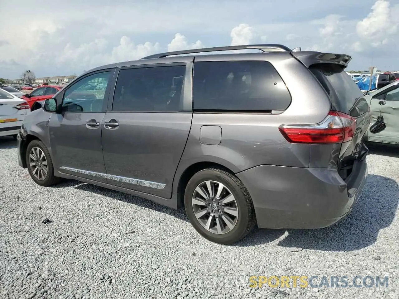 2 fotografías del automóvil dañado 5TDJZ3DC5LS241702 TOYOTA All Models 2020