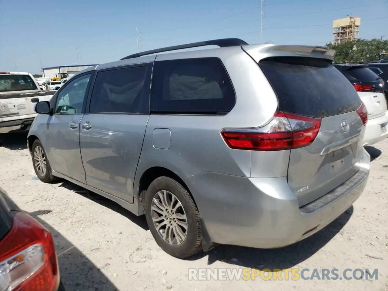 2 fotografías del automóvil dañado 5TDYZ3DC0LS044841 TOYOTA All Models 2020
