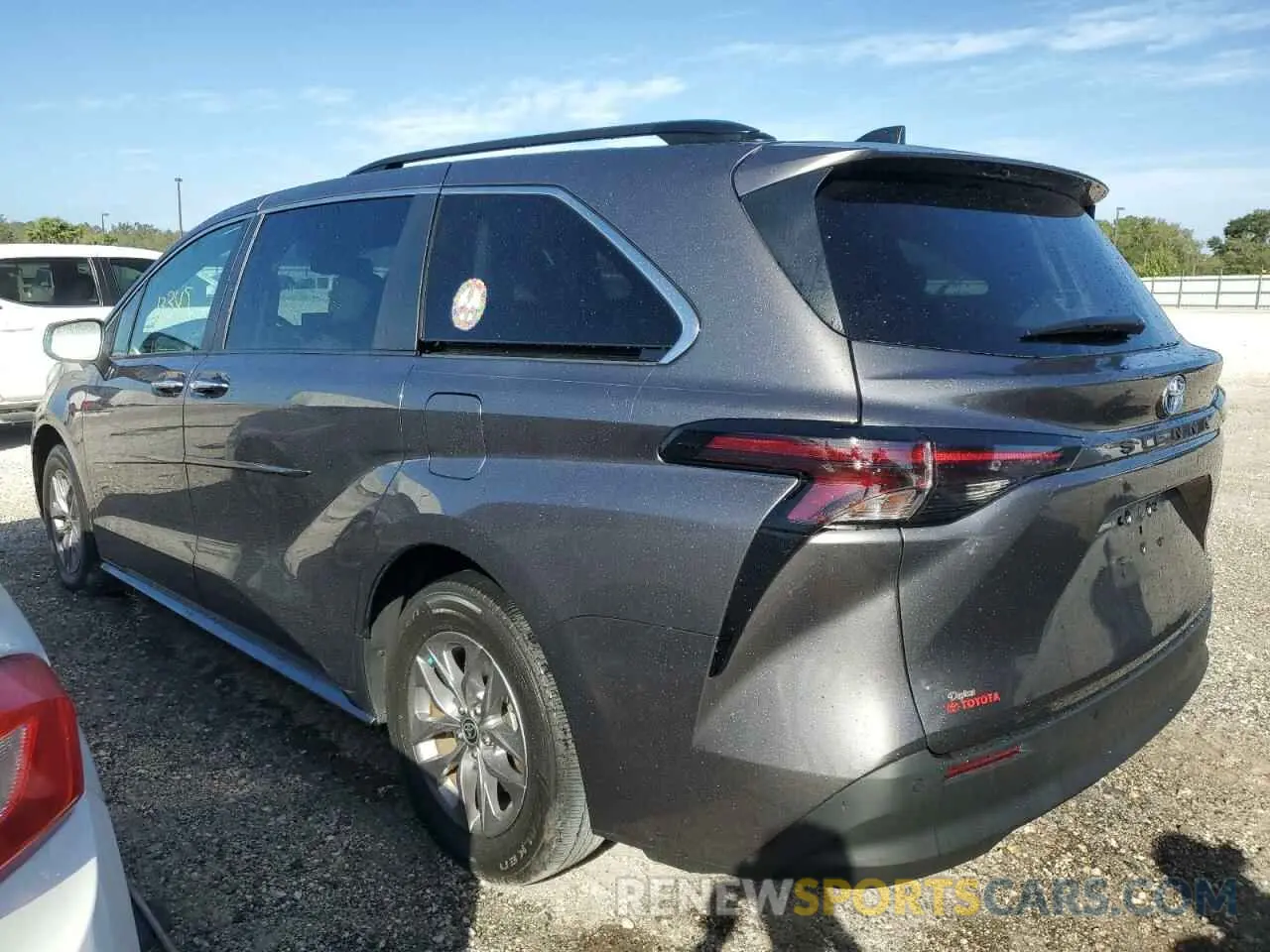 2 fotografías del automóvil dañado 5TDYRKEC1PS141870 TOYOTA All Models 2023