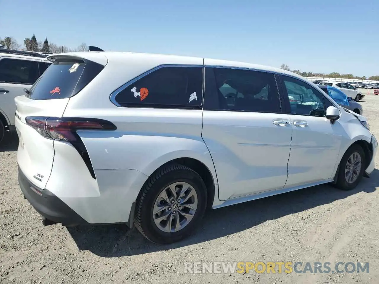 3 fotografías del automóvil dañado 5TDYRKEC3PS141787 TOYOTA All Models 2023