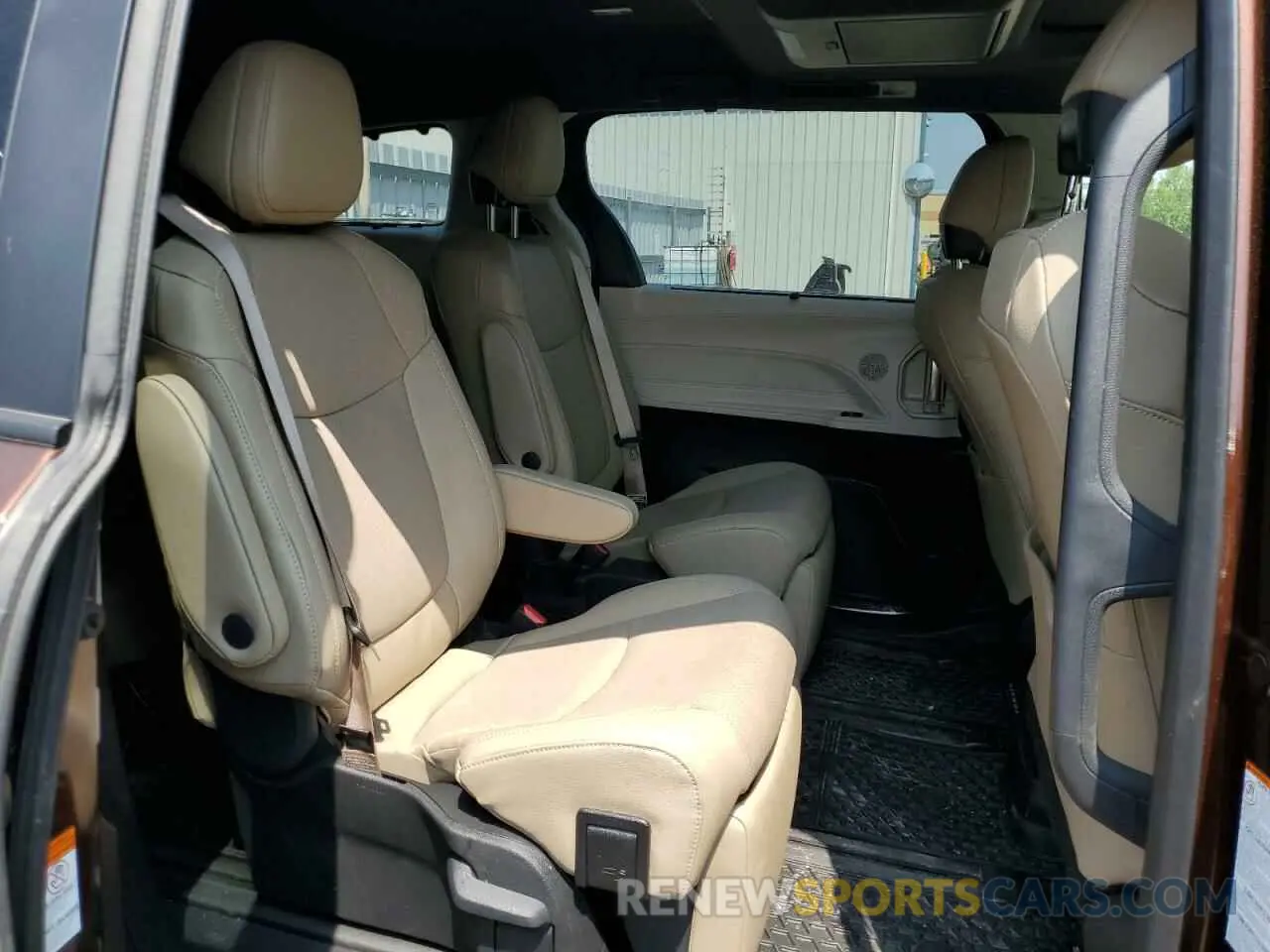11 fotografías del automóvil dañado 5TDGSKFCXRS148320 TOYOTA All Models 2024