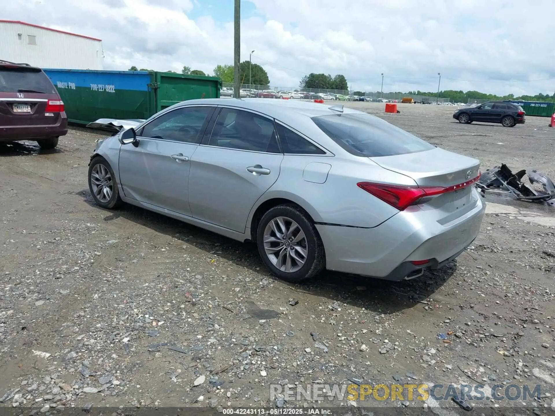 3 fotografías del automóvil dañado 4T1BZ1FB2KU008167 TOYOTA AVALON 2019
