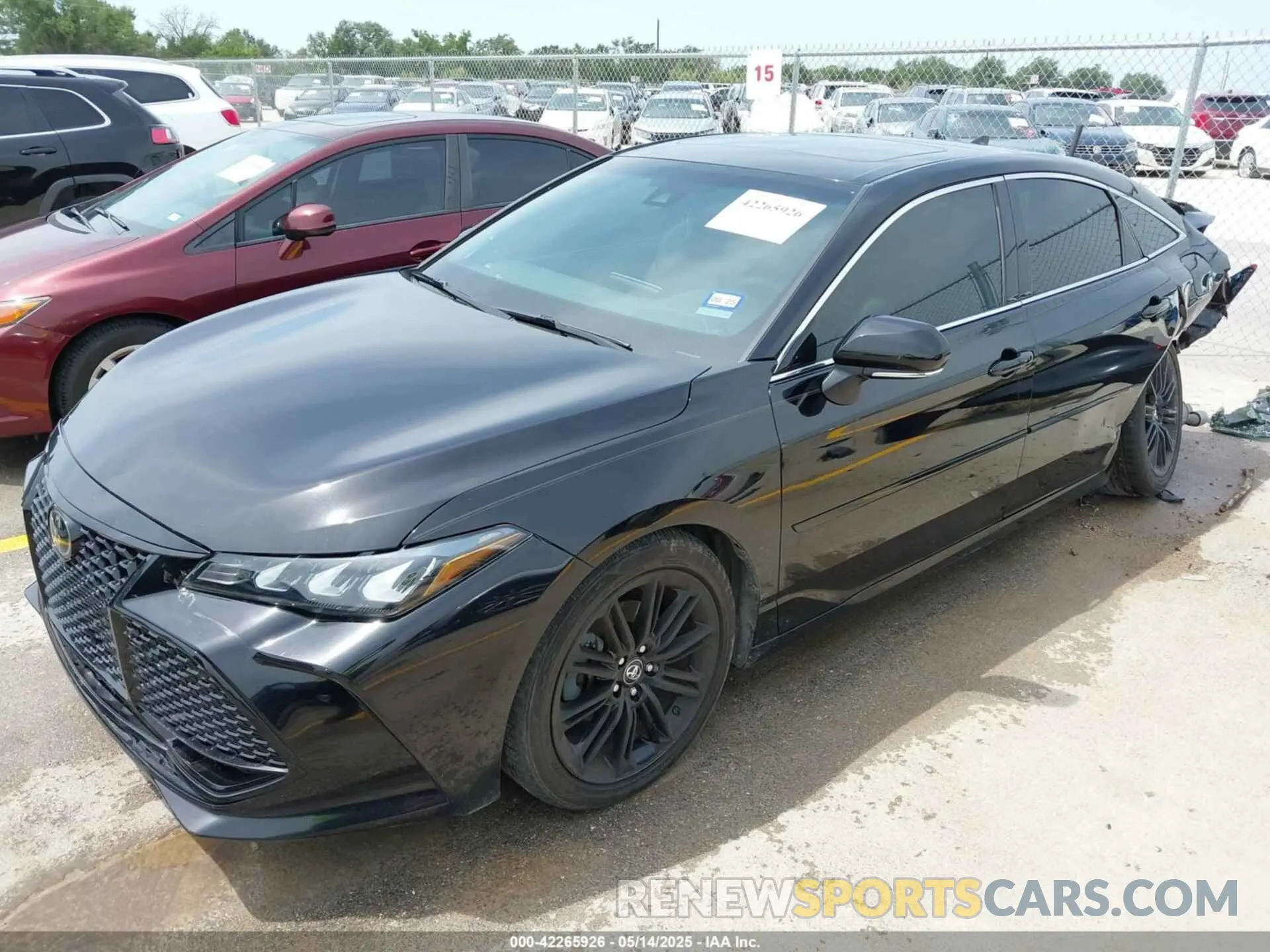 2 fotografías del automóvil dañado 4T1BZ1FB2KU012283 TOYOTA AVALON 2019