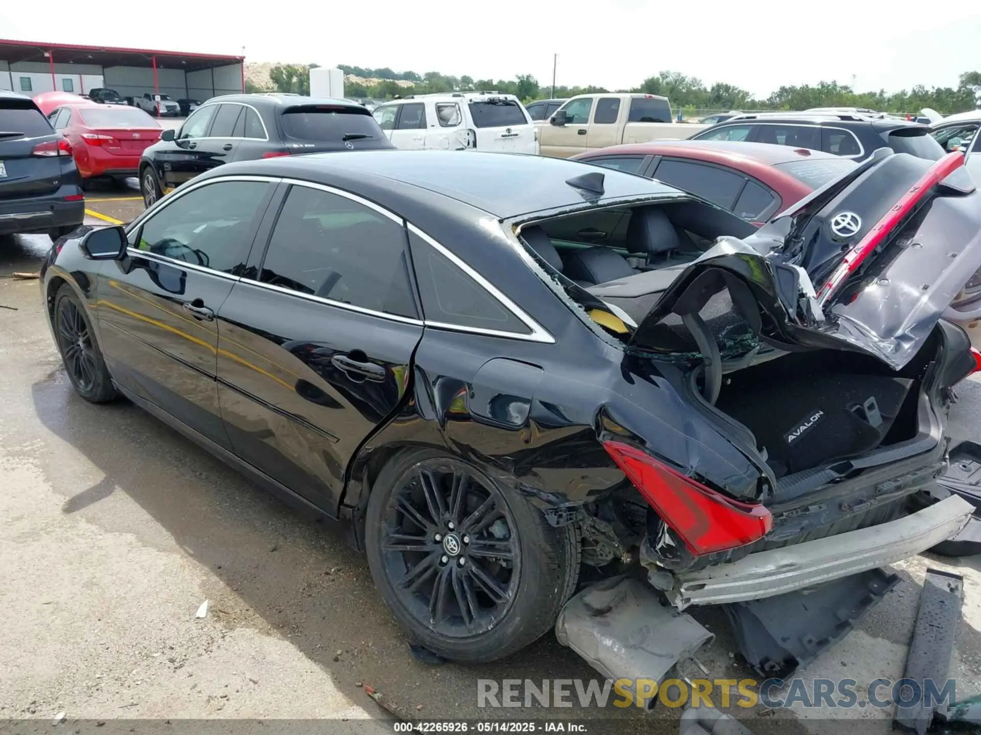 3 fotografías del automóvil dañado 4T1BZ1FB2KU012283 TOYOTA AVALON 2019