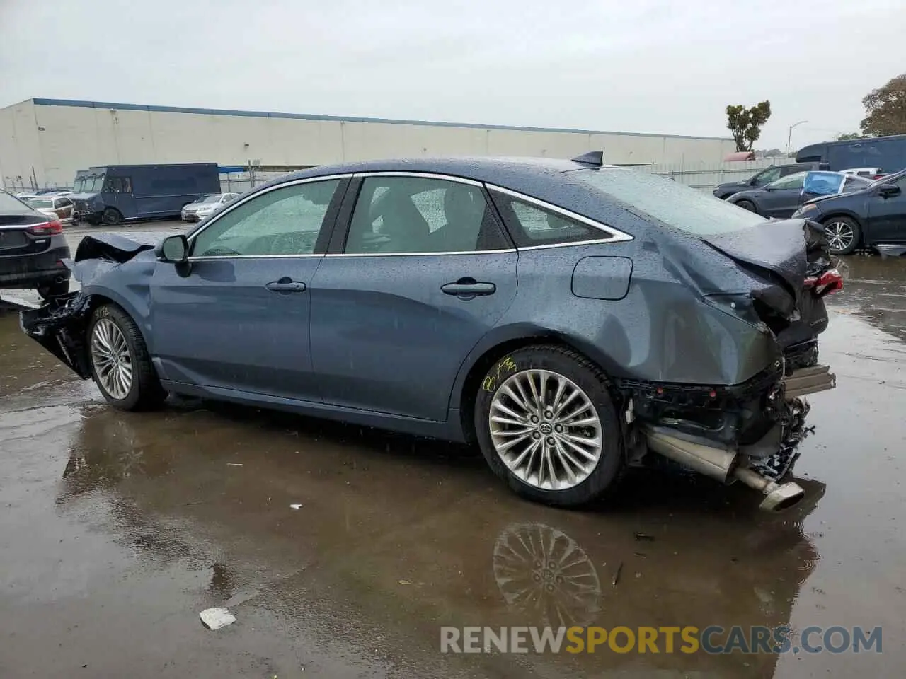 2 fotografías del automóvil dañado 4T1BZ1FB2KU022036 TOYOTA AVALON 2019