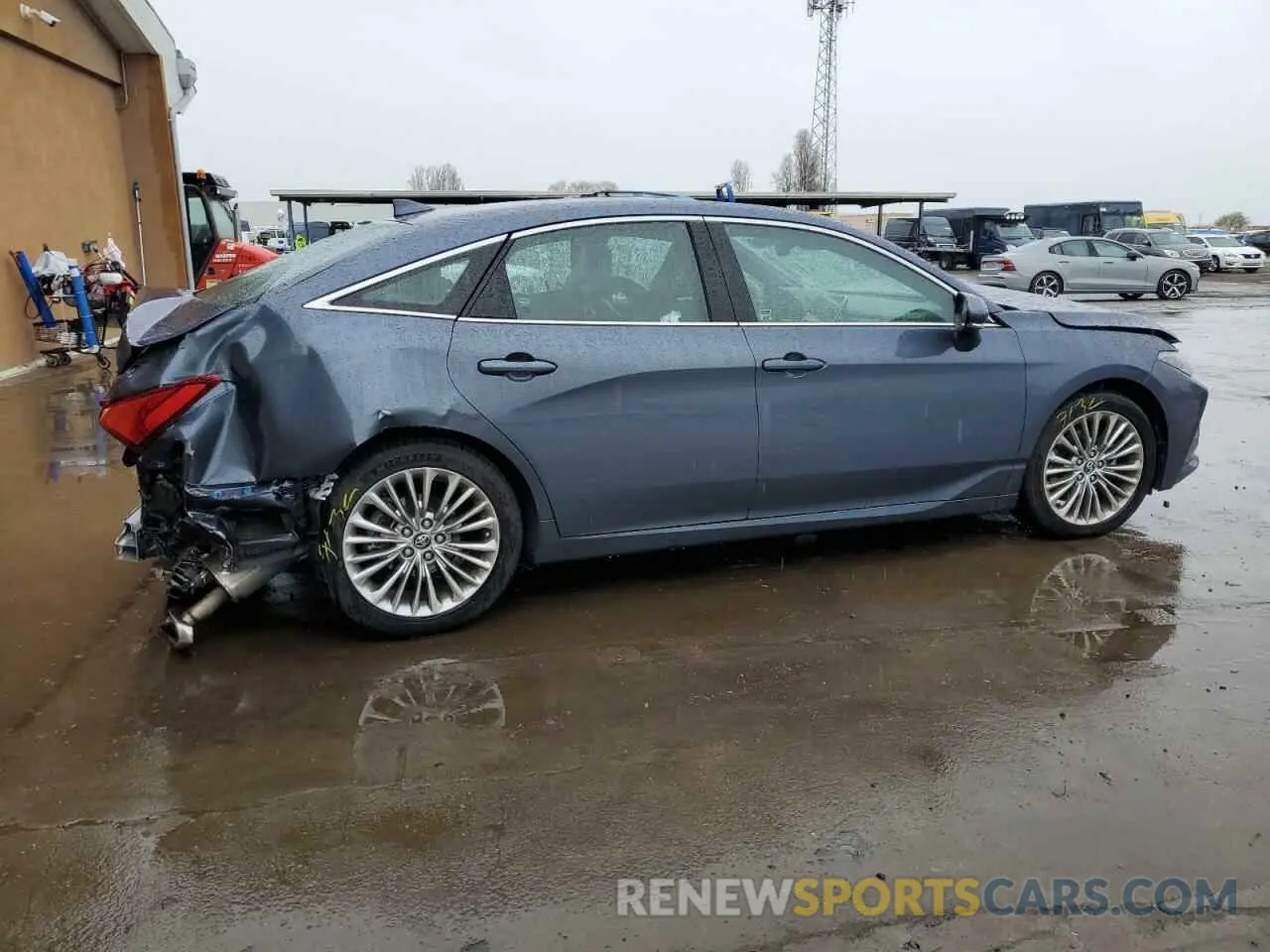 3 fotografías del automóvil dañado 4T1BZ1FB2KU022036 TOYOTA AVALON 2019