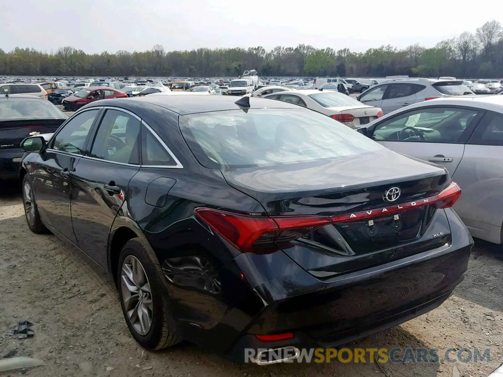 3 fotografías del automóvil dañado 4T1BZ1FB2KU026829 TOYOTA AVALON 2019
