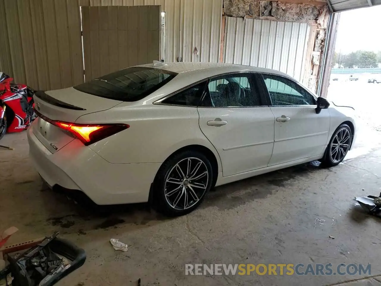 3 fotografías del automóvil dañado 4T1BZ1FB4KU020756 TOYOTA AVALON 2019