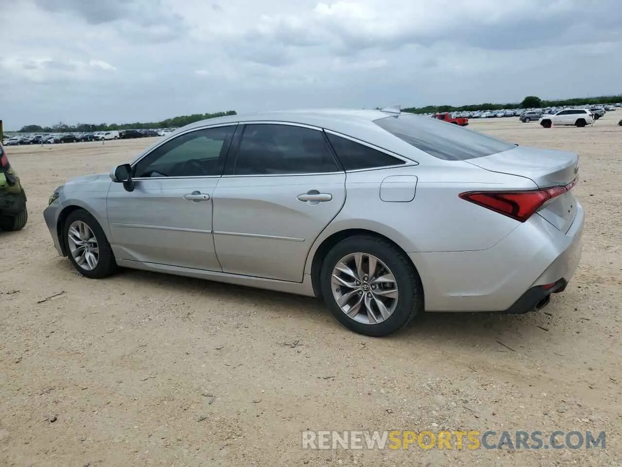 2 fotografías del automóvil dañado 4T1BZ1FB8KU005001 TOYOTA AVALON 2019
