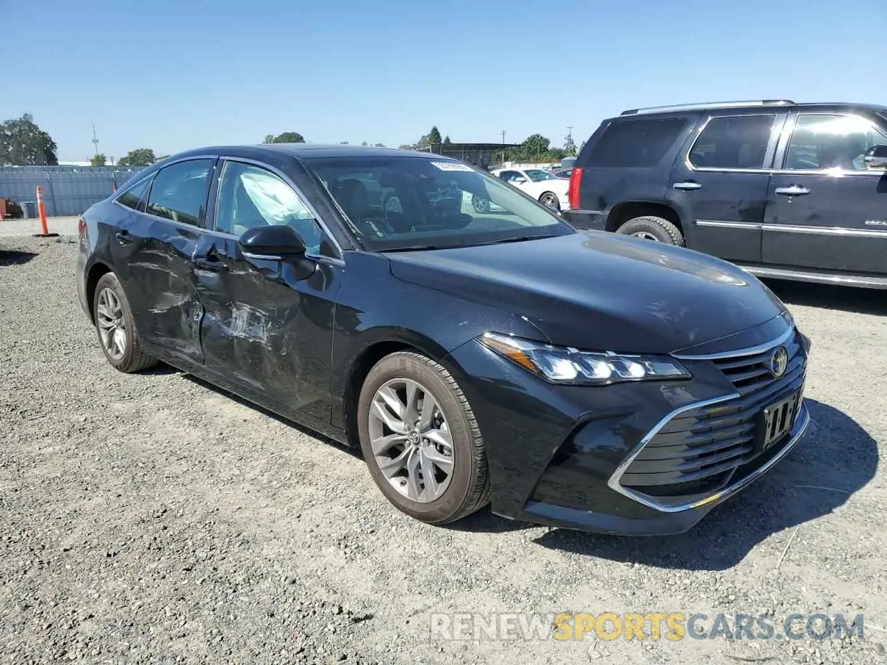4 fotografías del automóvil dañado 4T1BZ1FB8KU014555 TOYOTA AVALON 2019