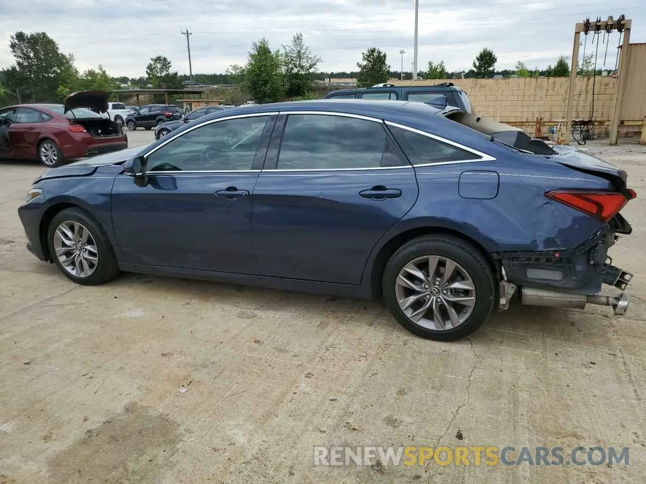 2 fotografías del automóvil dañado 4T1BZ1FB9KU005153 TOYOTA AVALON 2019