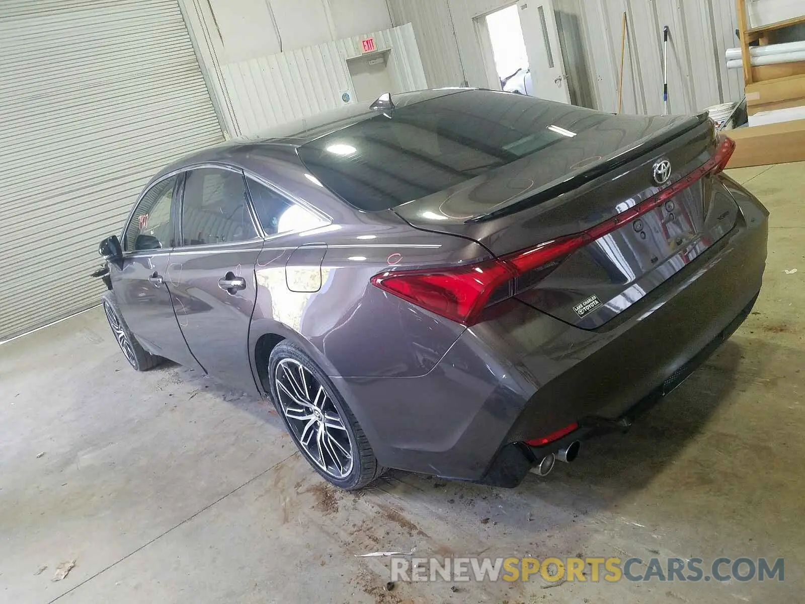 3 fotografías del automóvil dañado 4T1BZ1FB9KU011308 TOYOTA AVALON 2019