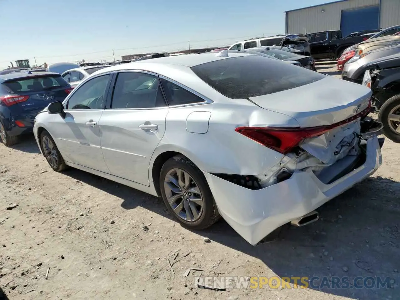 2 fotografías del automóvil dañado 4T1BZ1FB9KU019344 TOYOTA AVALON 2019
