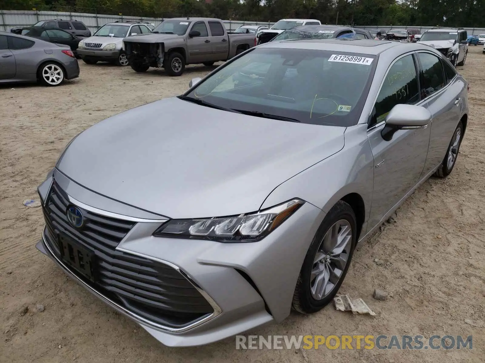 2 fotografías del automóvil dañado 4T1A21FB3LU011984 TOYOTA AVALON 2020