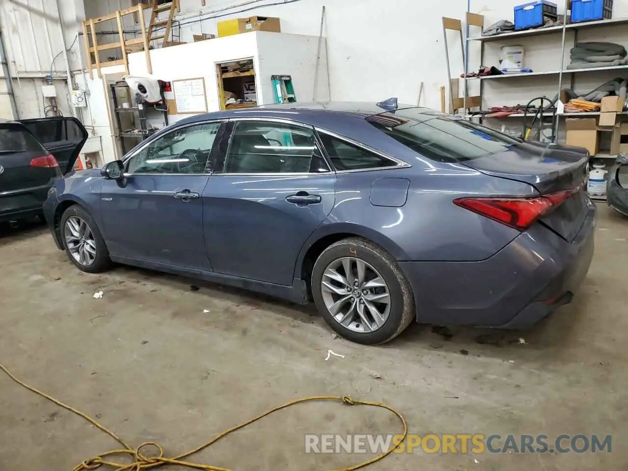 2 fotografías del automóvil dañado 4T1A21FBXLU013795 TOYOTA AVALON 2020