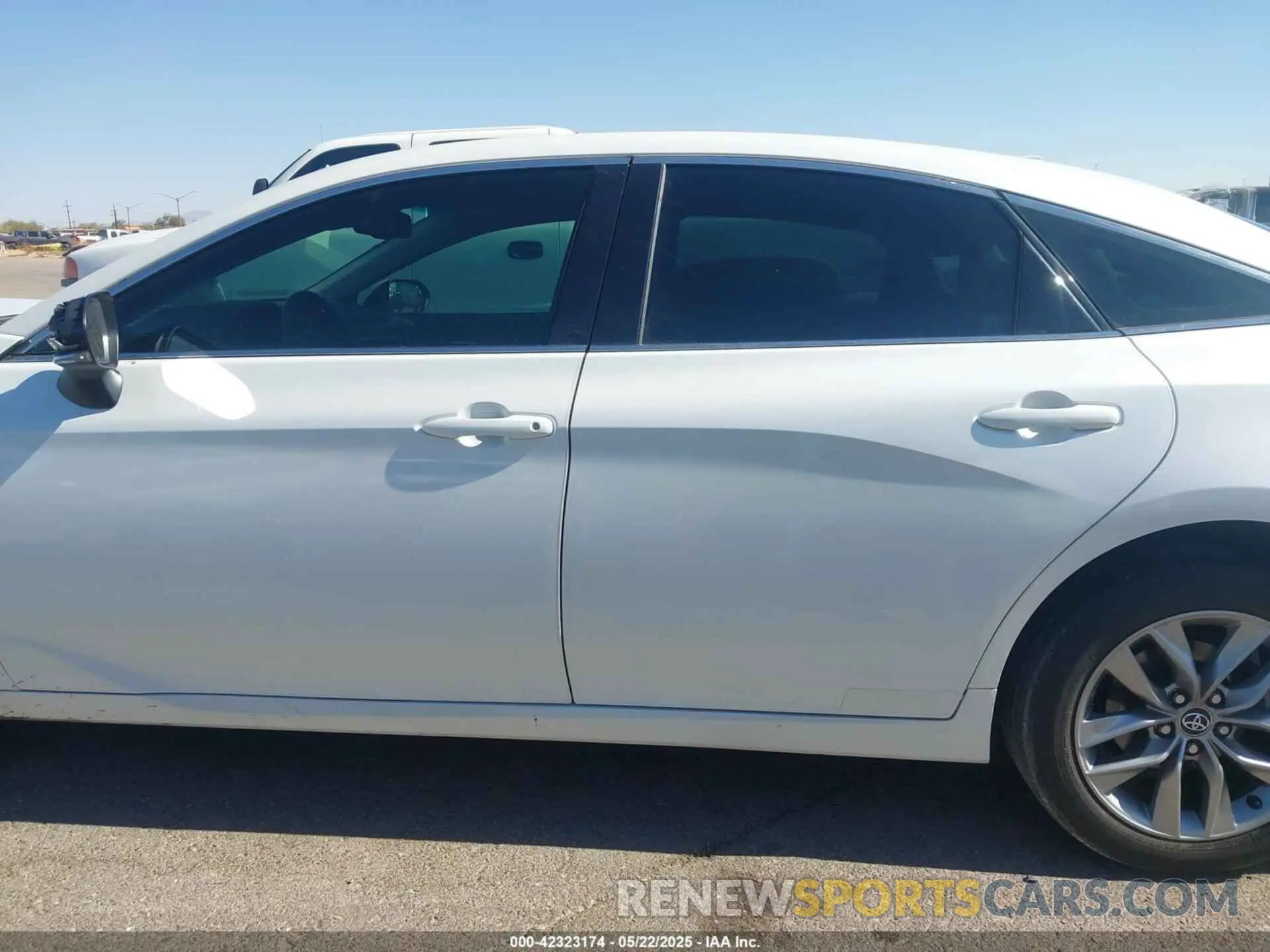 14 fotografías del automóvil dañado 4T1AZ1FB0LU041391 TOYOTA AVALON 2020
