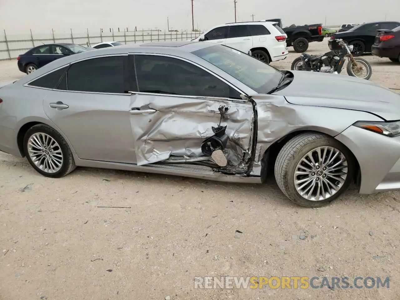 9 fotografías del automóvil dañado 4T1CZ1FB3LU053818 TOYOTA AVALON 2020
