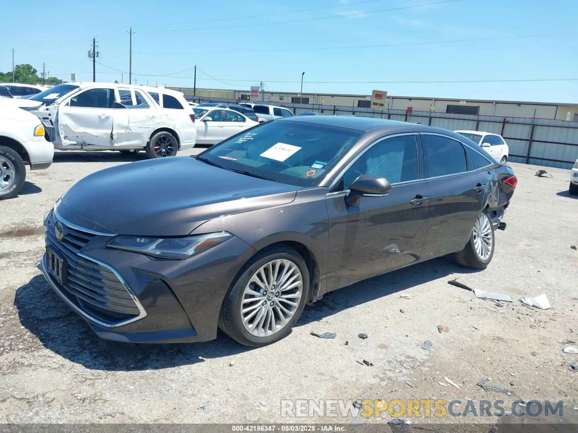 2 fotografías del automóvil dañado 4T1CZ1FB7LU042336 TOYOTA AVALON 2020