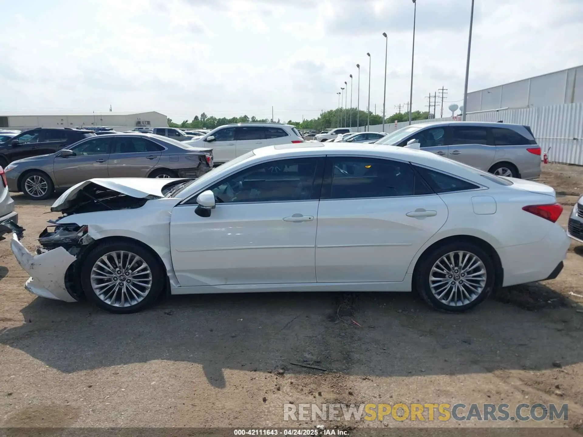 14 fotografías del automóvil dañado 4T1CZ1FB9LU045562 TOYOTA AVALON 2020